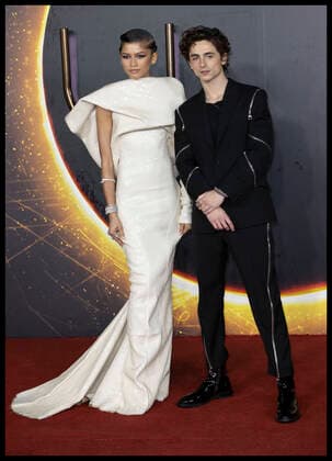 Bilder des Jahres 2021, Entertainment 10 Oktober Entertainment Themen der Woche KW42 . 18 10 2021. London, United Kingdom. Zendaya and Timothee Chalamet arriving at a special screening in London of the film Dune.  xStephenxLockx xi-Imagesx IIM-22691-0051