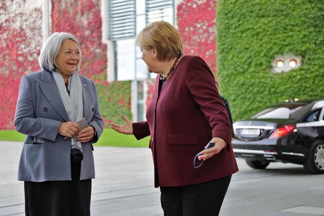Staatsbesuch der Generalgouverneurin von Kanada in Berlin Staatsbesuch von Mary May Simon, Generalgouverneurin von Kanada, und Whit Fraser in Berlin im Bundeskanzleramt mit Bundeskanzlerin Angela Merkel Berlin Berlin GER