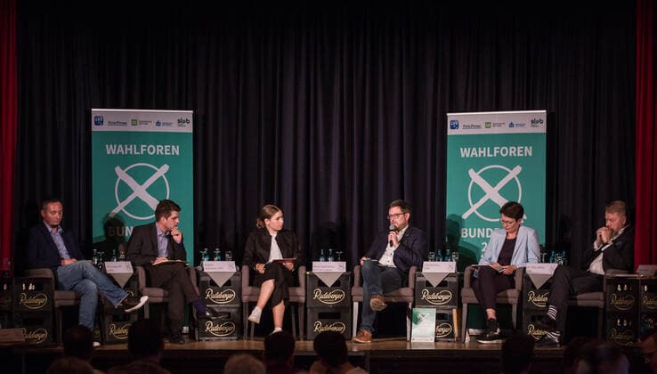 Wahlforum zur Bundestagswahl 2021 in Radeberg. V.l.: Silvio Lang (Die Linke), Stephan Schumann (SPD), Merle Spellerberg (Die Grünen), Lars Rohwer (CDU), Dr. Silke Müller (FDP), Andreas Harlaß (AfD).