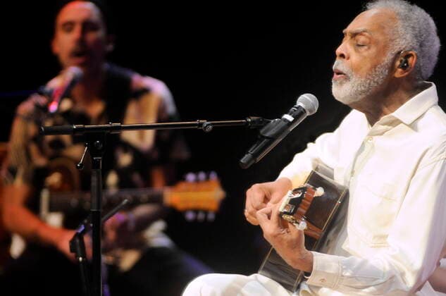 Bilder des Jahres 2021, Entertainment 10 Oktober Entertainment Themen der Woche KW42 Der ehemalige brasilianische Kulturminister und Sänger Gilberto Gil mit seinem Sohn Bem Gil (li.) 2021 in der Essener Philharmonie. Former Brazilian secretary of cultural affairs and singer Gilberto Gil with his son Bem Gil (l.) at the Philharmonie Essen 2021. Essen NRW DEU;DE;GERMANY;DEUTSCHLAND;ALLEMAGNE