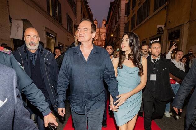 Entertainment Bilder des Tages Quentin Tarantino in via Condotti. Pictured: Quentin Tarantino with his wife Daniela Pick  Copyright: x xIPAx xRomax