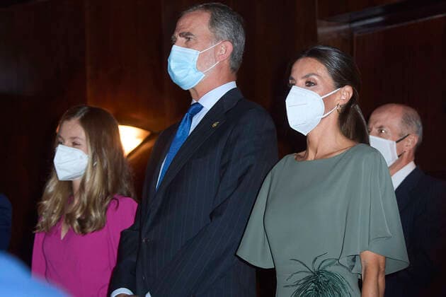 21-10-2021 Oviedo Princess Leonor and King Felipe and Queen Letizia attend the 29th edition of the Princess Asturias awards concert at the conference center auditorium Plaza de la Gesta in Oviedo (Asturias). No Spain Â  Copyright: xPPEx
