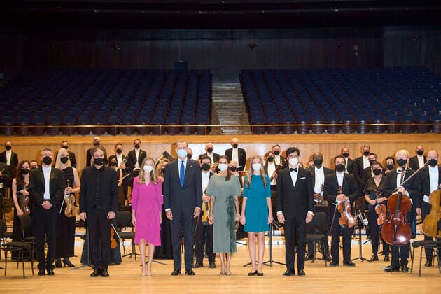 Entertainment Bilder des Tages 21-10-2021 Oviedo Princess Leonor and King Felipe and Queen Letizia and Princess Sofia attend the 29th edition of the Princess Asturias awards concert at the conference center auditorium Plaza de la Gesta in Oviedo (Asturias). No Spain Â  Copyright: xPPEx