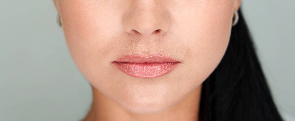 IMAGO Creative: Clickbait, Hautpflege und Kosmetik Beautiful lips Close-up. Makeup. Lip matte lipstick. Sexy lips. Part of face, young woman close up Beautiful lips Close-up. Makeup. Lip matte lipstick. Sexy lips. Part of face, young woman close up. Copyright: xx 38919454