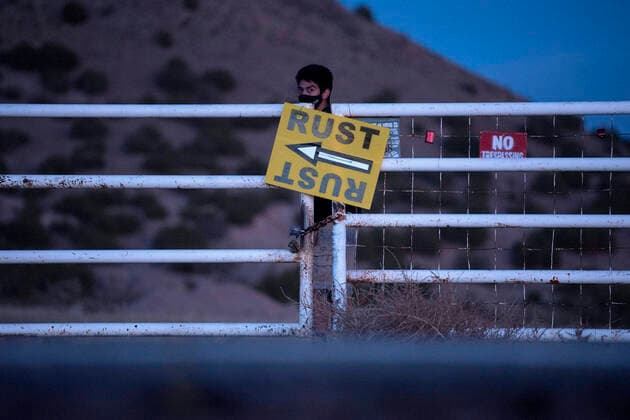 October 21, 2021, Santa Fe, New Mexico, USA: Security Guards block Bonanza Creek Ranch near Santa Fe after someone was shot on set of the movie RUST. Producer and actor Alec Baldwin fired a prop gun that killed one crew member and injured another on the set of the movie Rust in New Mexico, the Santa Fe County Sheriff s Office said. The film s director of photography, Halyna Hutchins, 42, was killed, and director Joel Souza, 48, was injured when Baldwin, 63, discharged the stage firearm, the agency said. Santa Fe USA - ZUMAab1_ 20211021_zaf_ab1_018 Copyright: xEddiexMoorex