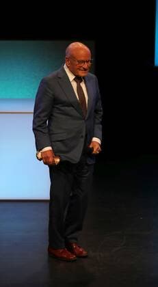 22.10.2021 Offenbach, Capirol 32. Hessischer Film- und Kinopreis Ehrenpreis des Hessischen Ministerpräsidenten ging an den Regisseur Volker Schlöndorff emspor, DFL regulations prohibit any use of photographs as image sequences and or quasi-video