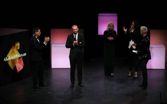 22.10.2021 Offenbach, Capirol 32. Hessischer Film- und Kinopreis Newcomerpreis ging an den Regisseur Aliaksei Paluyan Der Filmemacher Aliaksei Paluyan war mit seiner Kamera dabei, als Hunderttausende in Belarus gegen das System auf die Straße gingen - sein Film Courage dokumentiert das Geschen emspor, DFL regulations prohibit any use of photographs as image sequences and or quasi-video
