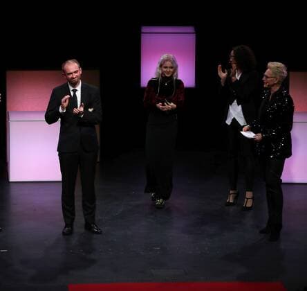 22.10.2021 Offenbach, Capirol 32. Hessischer Film- und Kinopreis Newcomerpreis ging an den Regisseur Aliaksei Paluyan Der Filmemacher Aliaksei Paluyan war mit seiner Kamera dabei, als Hunderttausende in Belarus gegen das System auf die Straße gingen - sein Film Courage dokumentiert das Geschen emspor, DFL regulations prohibit any use of photographs as image sequences and or quasi-video