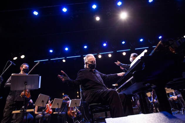 SÃO PAULO, SP - 22.10.2021: MAESTRO JOÃO CARLOS MARTINS - Conductor João Carlos Martins during a presentation with Camerata Bachiana at Teatro Gazeta in São Paulo. x2133492x  ZéxCarlosxBarretta