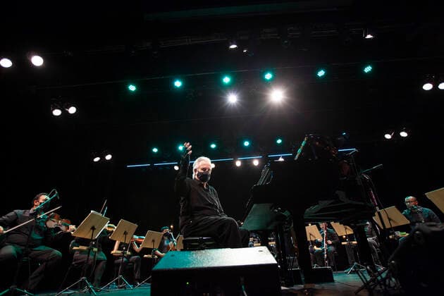 SÃO PAULO, SP - 22.10.2021: MAESTRO JOÃO CARLOS MARTINS - Conductor João Carlos Martins performs with Camerata Bachiana at Teatro Gazeta in São Paulo. x2133499x  ZéxCarlosxBarretta