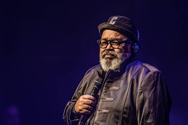 Jorge Aragao Konzert in Sao Paulo SÃO PAULO, SP - 22.10.2021: SHOW JORGE ARAGÃO - Musician Jorge Aragão performs in São Paulo with classics from his entire career. The samba dancer, singer, composer and one of the founders of the Fundo de Quintal Group took the stage at Tom Brasil, this Friday, October 22nd. x2133502x  VanxCampos