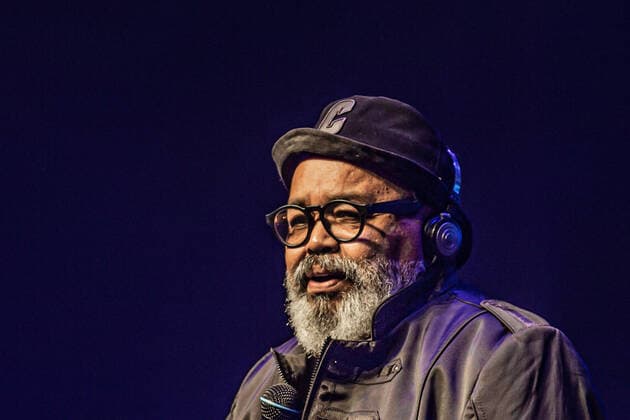 Jorge Aragao Konzert in Sao Paulo SÃO PAULO, SP - 22.10.2021: SHOW JORGE ARAGÃO - Musician Jorge Aragão performs in São Paulo with classics from his entire career. The samba dancer, singer, composer and one of the founders of the Fundo de Quintal Group took the stage at Tom Brasil, this Friday, October 22nd. x2133509x  VanxCampos