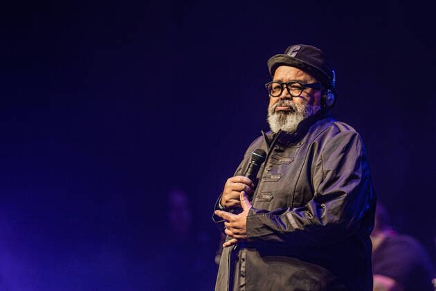 Jorge Aragao Konzert in Sao Paulo SÃO PAULO, SP - 22.10.2021: SHOW JORGE ARAGÃO - Musician Jorge Aragão performs in São Paulo with classics from his entire career. The samba dancer, singer, composer and one of the founders of the Fundo de Quintal Group took the stage at Tom Brasil, this Friday, October 22nd. x2133510x  VanxCampos