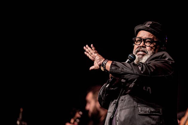 Jorge Aragao Konzert in Sao Paulo SÃO PAULO, SP - 22.10.2021: SHOW JORGE ARAGÃO - Musician Jorge Aragão performs in São Paulo with classics from his entire career. The samba dancer, singer, composer and one of the founders of the Fundo de Quintal Group took the stage at Tom Brasil, this Friday, October 22nd. x2133511x  VanxCampos