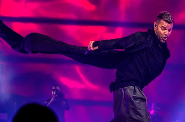 Entertainment Bilder des Tages The Puerto Rican singer Ricky Martin sings this Friday during his concert of the tour Enrique & Ricky Live! at the FTX Arena in Miami, Florida USA 22 October 2021. Enrique Iglesias and Ricky Martín, two giants of Latin music, continue to entertain and excite the public throughout their tour of the United States accompanied by Sebastian Yatra as a special guest. Enrique Iglesias and Ricky Martin arrive in Miami on a historic tour with Sebastian Yatra !ACHTUNG: NUR REDAKTIONELLE NUTZUNG!  Copyright: xGiorgioxVierax USA2883 20211023-29abcbeff7aad09cd1d797d60329eea354f8e60f