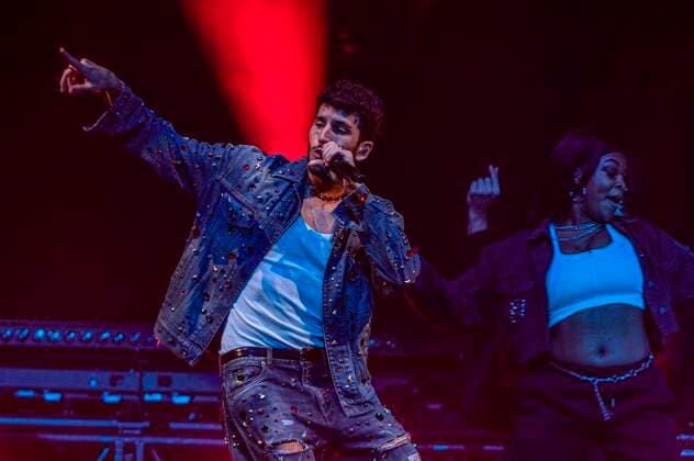 The Colombian singer Sebastian Yatra sings this Friday during the concert of the tour Enrique & Ricky Live! at the FTX Arena in Miami, Florida USA 22 October 2021. Enrique Iglesias and Ricky Martin, two giants of Latin music, continue to entertain and excite the public throughout their tour of the United States accompanied by Sebastian Yatra as a special guest. Enrique Iglesias and Ricky Martin arrive in Miami on a historic tour with Sebastian Yatra !ACHTUNG: NUR REDAKTIONELLE NUTZUNG!  Copyright: xGiorgioxVierax USA2893 20211023-b68ba9f92cb1274d2c53151ea6d57da03ab9c9cd