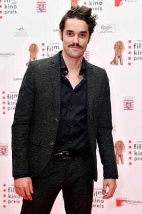 Max Befort bei der 32. Verleihung des Hessischen Film- und Kinopreises im Capitol Theater. Offenbach, 22.10.2021