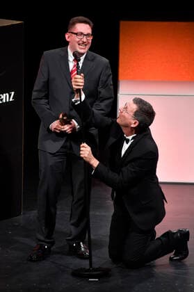 Tobias Sauer und Rainer Ewerrien bei der 32. Verleihung des Hessischen Film- und Kinopreises im Capitol Theater. Offenbach, 22.10.2021