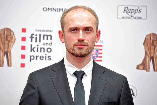 Hessischer Film- und Kinopreis 2021. Regisseur Aljaksei Palujan ( Aliaksei Paluyan ) anläßlich der Verleihung des 32. Hessischen Film- und Kinopreises am Abend des 22.10.2021im Capitol Offenbach. 20211022MWI14724