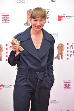 Hessischer Film- und Kinopreis 2021. Drehbuchautorin Lisa Bierwirth anläßlich der Verleihung des 32. Hessischen Film- und Kinopreises am Abend des 22.10.2021im Capitol Offenbach. 20211022MWI14703