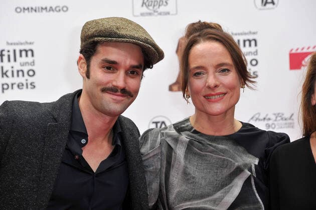 Hessischer Film- und Kinopreis 2021. Schauspieler Max Befort und Schauspielerin Anne Ratte - Polle anläßlich der Verleihung des 32. Hessischen Film- und Kinopreises am Abend des 22.10.2021im Capitol Offenbach. 20211022MWI14555