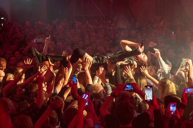 MO live in Copenhagen, Denmark Copenhagen, Denmark. 22nd, October 2021. The Danish singer and songwriter MO performs a live concert at Den Graa Hal in Copenhagen. Copenhagen Denmark  Copyright: xGonzalesxPhoto HelenaxLundquistx
