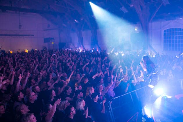 MO live in Copenhagen, Denmark Copenhagen, Denmark. 22nd, October 2021. The Danish singer and songwriter MO performs a live concert at Den Graa Hal in Copenhagen. Copenhagen Denmark  Copyright: xGonzalesxPhoto HelenaxLundquistx
