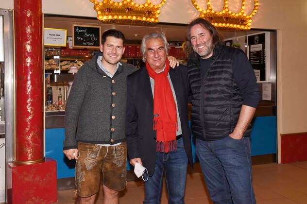 Max Kronseder, Georg Klötzing (Circus Krone) und Roland Hefter beim 123G(suffa) Doppelkonzert von Roland Hefter & Isarrider und DeSchoWieda im Circus Krone. München, 22.10.2021