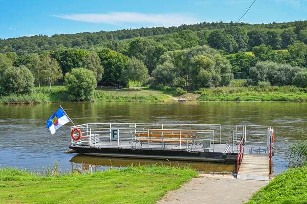 Personenfähre, Weser, Wehrden, Nordrhein-Westfalen, Deutschland *** Passenger ferry, Weser, Wehrden, North Rhine-Westphalia, Germany