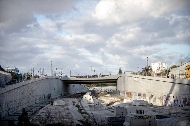 Blockade von der Baustelle der A100 Am 23.10.2021 wurde in Berlin die Baustelle der A100 vom Bündnis Gerechtigkeit Jetzt Blockiert. Die Aktivisten wurden daraufhin einzeln von der Polizei geräumt Berlin Berlin Deutschland Copyright: xAaronxKarasekxxxaal.photox