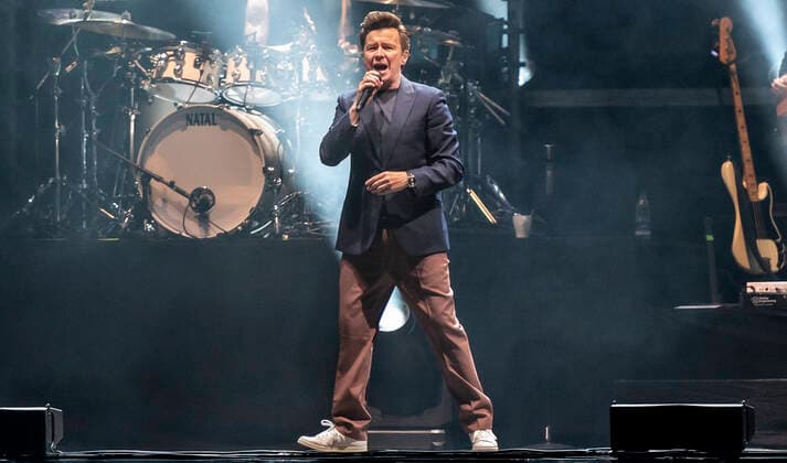 Den engelske singer-songwriter, Rick Astley paa scenen i Royal Arena i Koebenhavn loerdag den 23. oktober 2021. , Copenhagen Copyright: TorbenxChristensen TorbenxChristensenx COP200 spdk20211024-002035-L