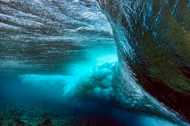 Creative Highlights World Waves splashing undersea KNTF06477