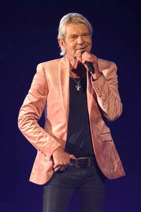 23.10.2021, Westfalenhalle, Dortmund, Florian Silbereisen praesentiert die TV-Schlagershow des Jahres, im Bild Matthias Reim Schlagerbooom 2021 Alles funkelt! Alles glitzert! *** 23 10 2021, Westfalenhalle, Dortmund, Florian Silbereisen presents the TV hit show of the year, in the picture Matthias Reim Schlagerbooom 2021 Everything sparkles Everything glitters