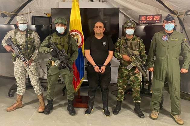 Bilder des Jahres 2021, News 10 Oktober News Themen der Woche KW42 News Bilder des Tages Dairo Antonio Usaga, known widely by his alias Otoniel, and considered one of Colombia s most wanted men for his role at the top of the drug trafficking group Clan del Golfo, or Gulf Clan, was captured on Saturday, October 23, 2021, by the Colombian military. The U.S. State Department had offered up to $5 million for information leading to the capture or conviction of Usaga, describing the Gulf Clan as a heavily armed and extremely violent cartel. Photo via Colombian Presidency  WAX2021102401 COLOMBIANxPRESIDENCY