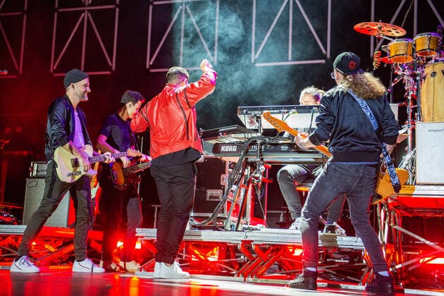 Nico Santos HERBST TOUR 2021, Nico Santos in der Stuttgarter Porsche Arena. Stuttgart Baden-Württemberg Deutschland