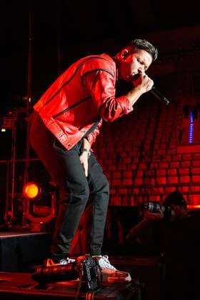 Nico Santos HERBST TOUR 2021, Nico Santos in der Stuttgarter Porsche Arena. Stuttgart Baden-Württemberg Deutschland
