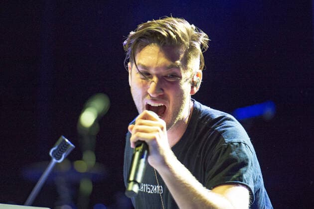 Justin Jesso US-amerikanischer Sänger und Songwriter, der in Los Angeles lebt und arbeitet. Bekannt wurde er mit dem Song Stargazing , den er geschrieben, gesungen und gemeinsam mit dem norwegischen DJ Kygo produziert hat. Schon zuvor schrieb er zusammen mit Ricky Martin dessen Song Vente Paca , welcher 2017 als Song des Jahres bei den Latin Grammys nominiert wurde. Stuttgart Baden-Württemberg Deutschland
