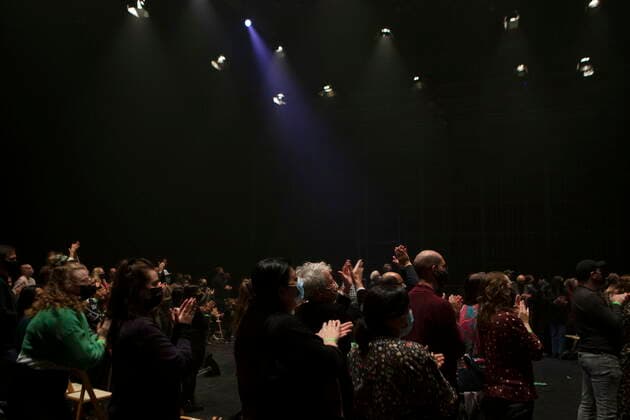 October 26, 2021, Toronto, on, Canada: Audience members applaud after musician Feist s live in-person performance at Toronto s Meridian Hall on Tuesday, October 26, 2021, as doors open to performances for limited numbers as COVID-19 restrictions ease. Toronto Canada  - ZUMAc35_ 20211026_zaf_c35_342 Copyright: xChrisxYoungx