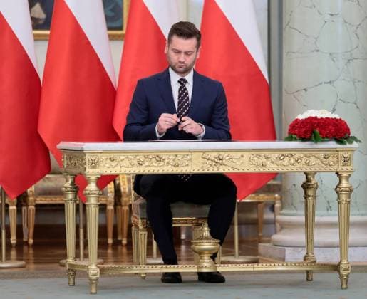Cabinet reshuffle in Polish government Photo: Piotr Molecki East News Ceremony of appointing new members of the government at the Presidential Palace on October 26, 2021 in Warsaw, Poland. Cabinet reshuffle was triggered by Jaroslaw Gowin s Agreement (Porozumienie) party leaving the ruling coalition. Pictured: minister of sport and tourism Kamil Bortniczuk. EN_01499038_0132 