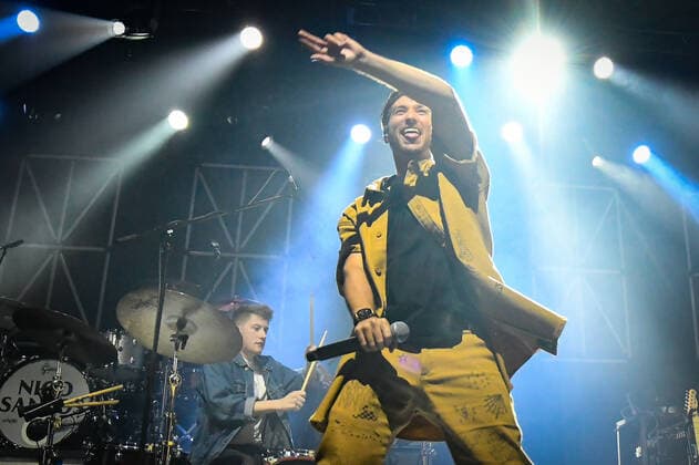 27.10.2021, xlakx, Entertainment Musik, Justin Jesso - Konzert emspor, v.l.Der amerikanische Saenger Justin Jesso steht als Support von Nico Santos auf der Bhuene in der Columbiahalle. Berlin