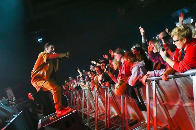 27.10.2021, xlakx, Entertainment Musik, Justin Jesso - Konzert emspor, v.l.Der amerikanische Saenger Justin Jesso steht als Support von Nico Santos auf der Bhuene in der Columbiahalle. Berlin