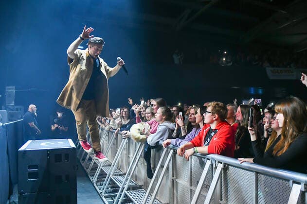 27.10.2021, xlakx, Entertainment Musik, Justin Jesso - Konzert emspor, v.l.Der amerikanische Saenger Justin Jesso steht als Support von Nico Santos auf der Bhuene in der Columbiahalle. Berlin