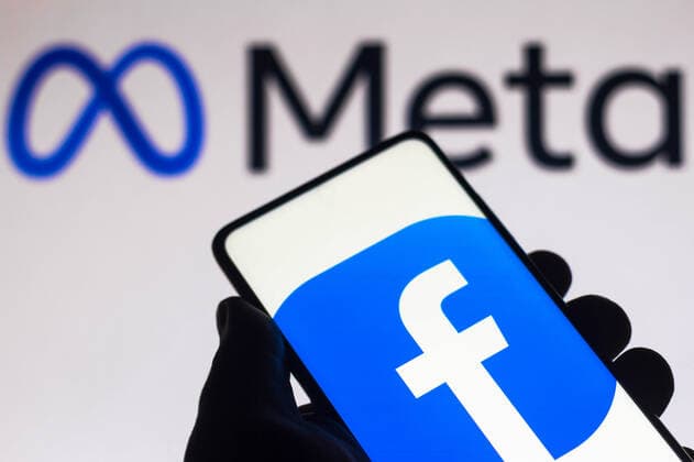 October 28, 2021, Brazil: In this photo illustration the Facebook logo seen displayed on a smartphone with a Meta Logo in the background. Brazil - ZUMAs197 20211028_zaa_s197_484 Copyright: xRafaelxHenriquex