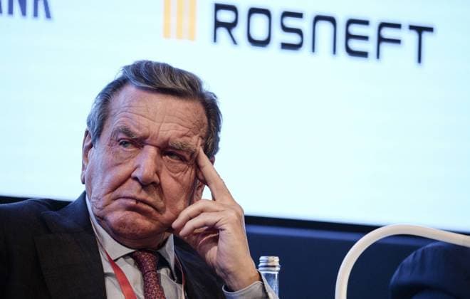 Italy Eurasian Economic Forum 6683776 28.10.2021 Former German chancellor and chairman of the Rosneft board Gerhard Schroeder attends a session of the 14th Eurasian Economic Forum in Verona, Italy. Alexey Vitvitsky Sputnik Verona Italy  Copyright: xAlexeyxVitvitskyx