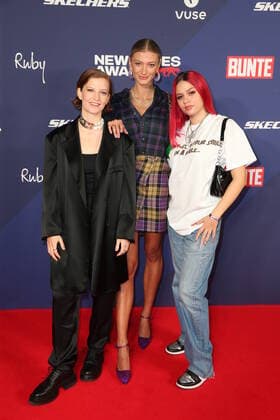 Nachwuchspreis Hamburg Preisträgerinnen Wilhelmine, Leony und Badmomzjay (Jordan Napieray), New Faces Award von der Zeitschrift Bunte im Ruby Lotti Hotel Hamburg, 28.10.2021