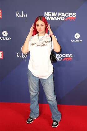 Nachwuchspreis Hamburg Preisträgerin Badmomzjay (Jordan Napieray), New Faces Award von der Zeitschrift Bunte im Ruby Lotti Hotel Hamburg, 28.10.2021