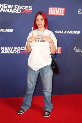 Nachwuchspreis Hamburg Preisträgerin Badmomzjay (Jordan Napieray), New Faces Award von der Zeitschrift Bunte im Ruby Lotti Hotel Hamburg, 28.10.2021