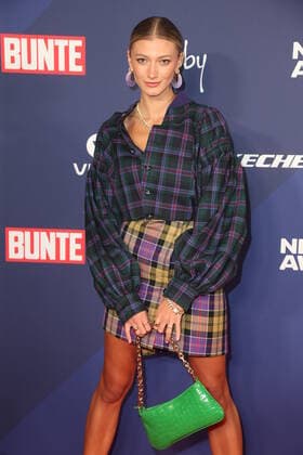 Nachwuchspreis Hamburg Preisträgerin Leony, New Faces Award von der Zeitschrift Bunte im Ruby Lotti Hotel Hamburg, 28.10.2021
