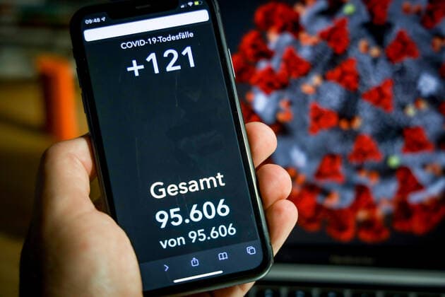 Coronavirus in Deutschland - Covid-19-Dashboard des Robert Koch-Institut 29.10.2021: Robert Koch-Institut: 7-Tage-Inzidenz 139,2. 7-Tage-Fallzahl 115.712. COVID-19-Fälle 4.559.120. Zugang um 24.668 gegenüber dem Vortag. COVID-19-Todesfälle 95.606. Zugang um 121 gegenüber dem Vortag.