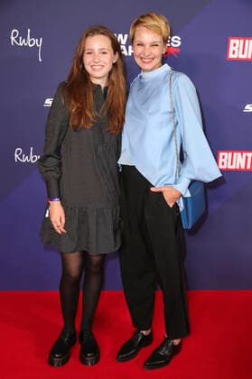 Susann Atwell mit Tochter Ava beim New Faces Award Music 2021 im Ruby Lotti Hotel und Bar. Hamburg, 28.10.2021
